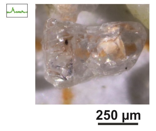 Transparentes Quarzkorn aus der Fraktion 200 bis 630 µm (Mittelsand)